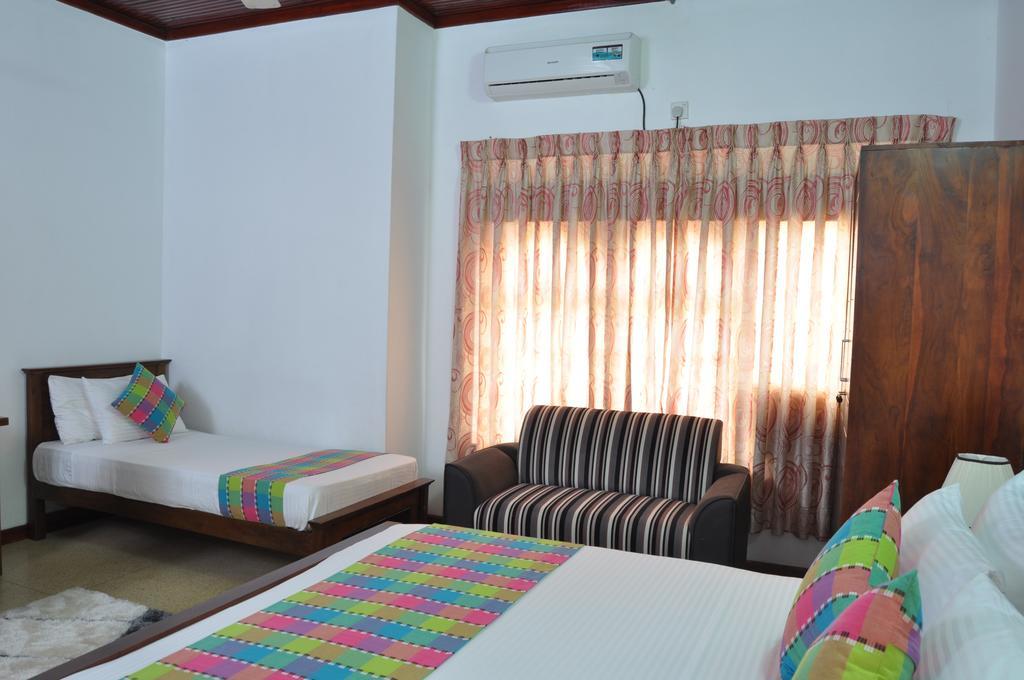 Guest Ryan Hotel Katunayaka Cameră foto